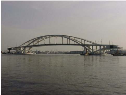 夢舞大橋