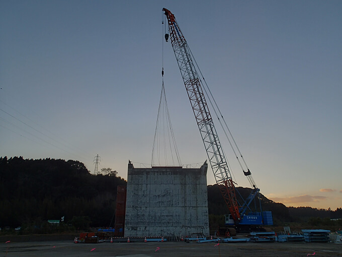 九州地整/安楽川橋上部工工事でクリスマスイルミネーション