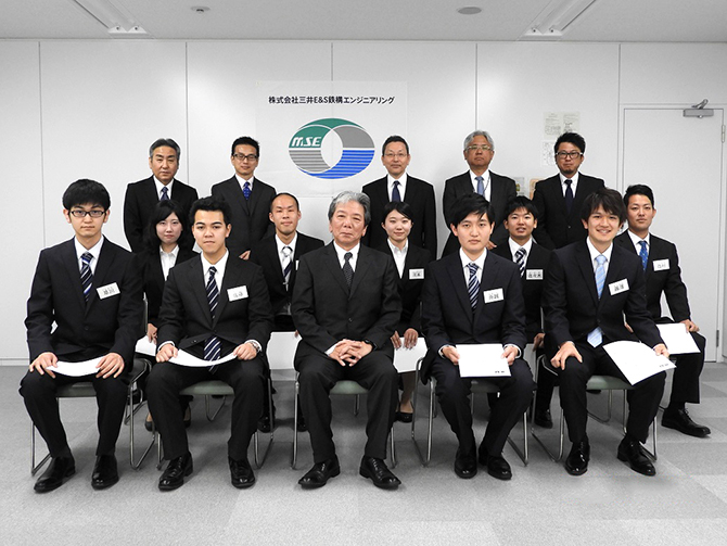 入社式を挙行しました。