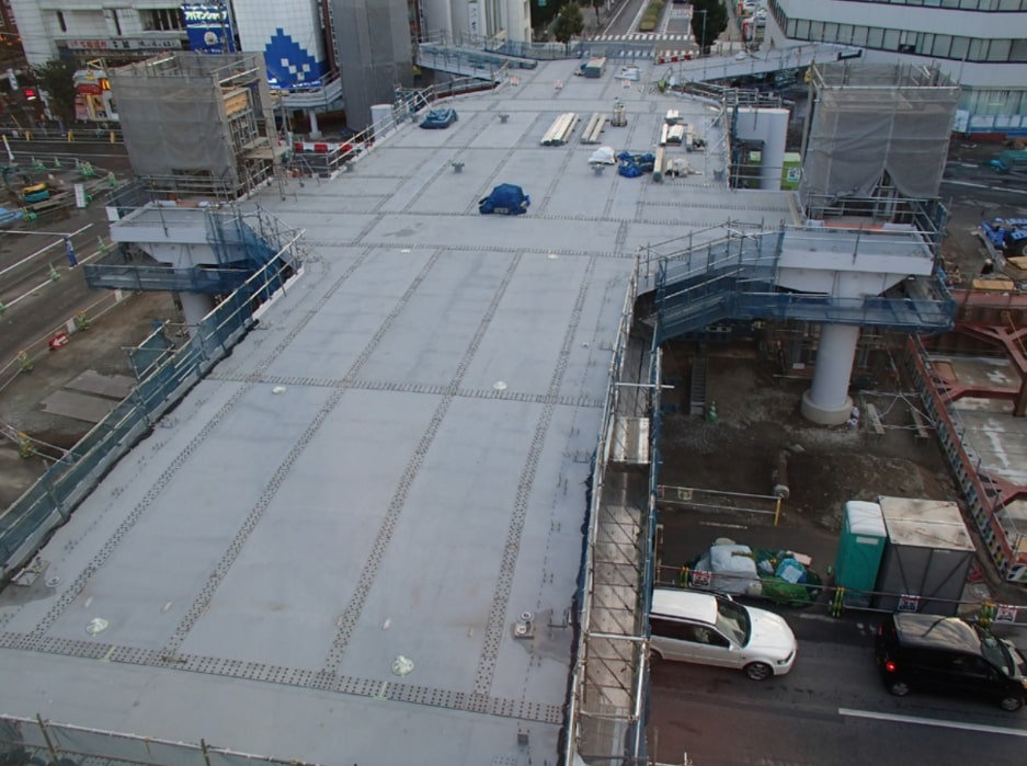川越駅西口駅前広場歩行者用デッキ