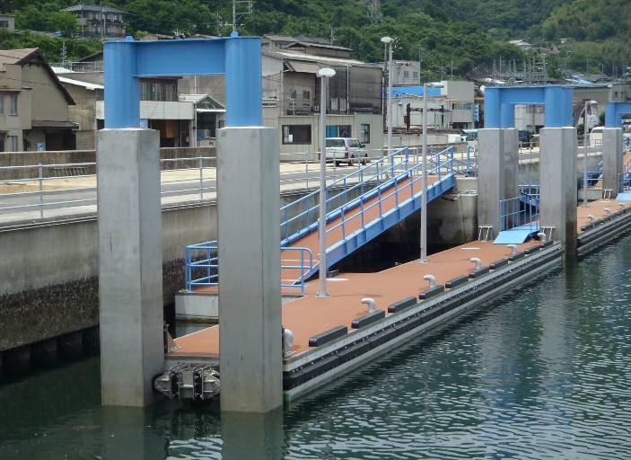 原地区浮桟橋