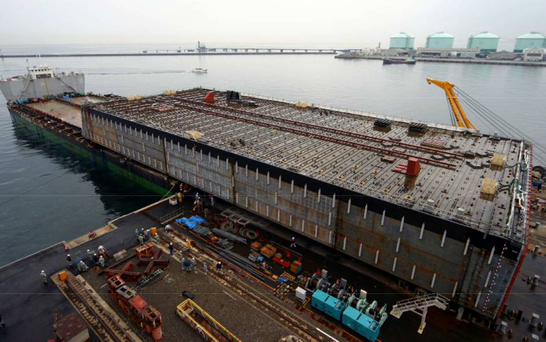 那覇港(那覇ふ頭地区)道路(空港線)沈埋函(8 号函)製作工事