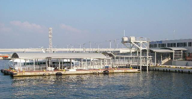 ポートアイランド沖浮桟橋