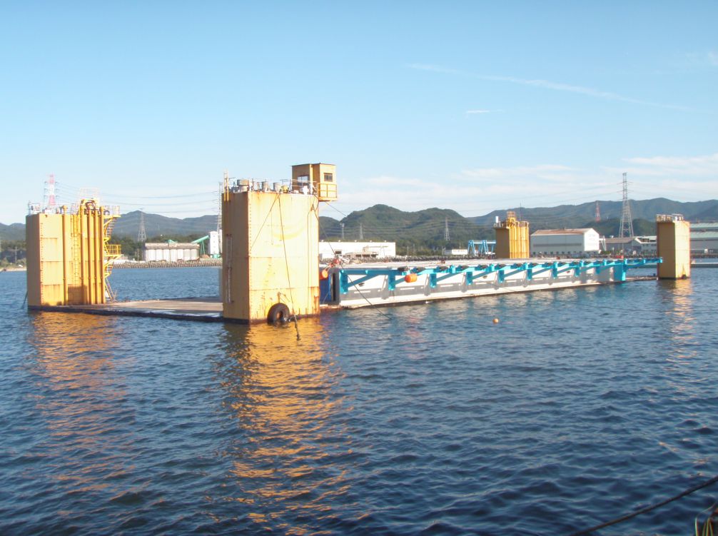 佐賀関漁港浮桟橋